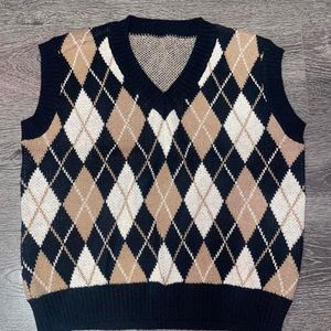 V-Neck Argyle Pattern Sweater Vest